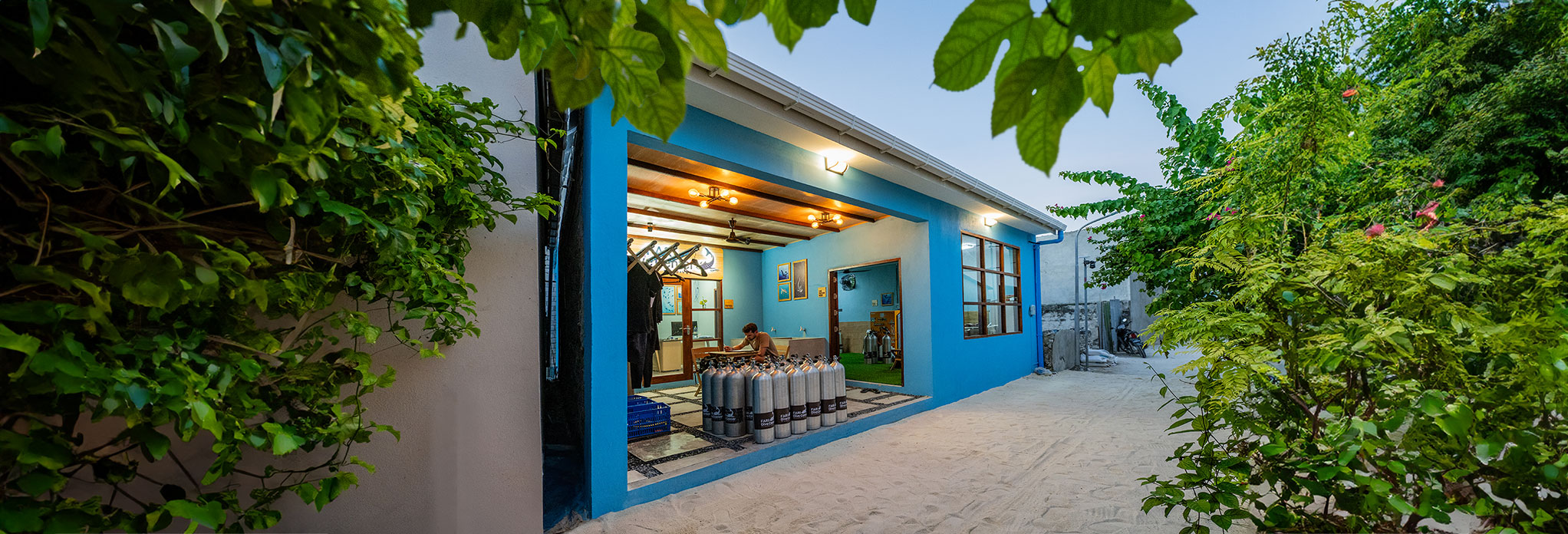 Fari Dive Center Banner